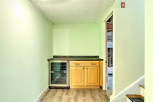 129 Fosdyke St, Providence, RI 02906 - Photo 37