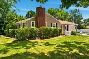 1 Teakwood Dr, Cumberland, RI 02864 - Photo 3