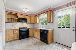 131 Taylor Rd, Portsmouth, RI 02871 - Photo 7