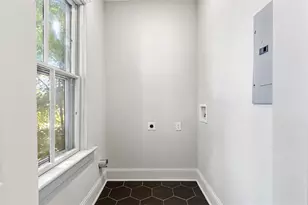 60 Bainbridge Ave, Providence, RI 02909 - Photo 29