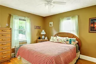 141 Cornell St, Cranston, RI 02920 - Photo 25