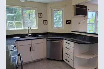 29 Swan Court, North Providence, RI 02904 - Photo 17