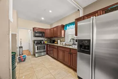 11 Sisson Street, Pawtucket, RI 02860 - Photo 5