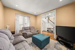 11 Sisson St, Pawtucket, RI 02860 - Photo 7