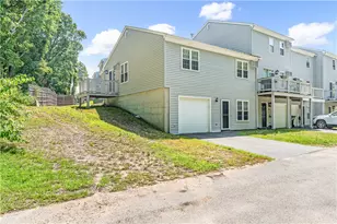 565 Quaker Ln, West Warwick, RI 02893 - Photo 21