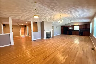 22 Chicory Ln, Cranston, RI 02920 - Photo 3