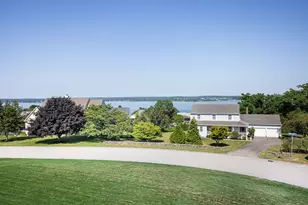 326 Windstone Dr, Portsmouth, RI 02871 - Photo 3