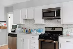 33 Amy St, Providence, RI 02806 - Photo 23