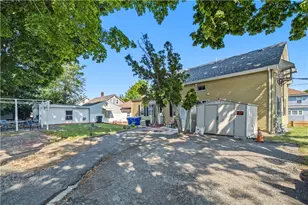 127 Meadow St, Pawtucket, RI 02860 - Photo 29