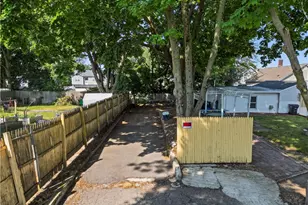 127 Meadow St, Pawtucket, RI 02860 - Photo 27