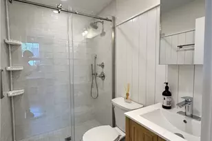 19 Walnut St, Newport, RI 02840 - Photo 11