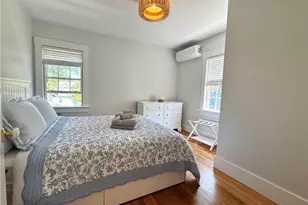 19 Walnut St, Newport, RI 02840 - Photo 5