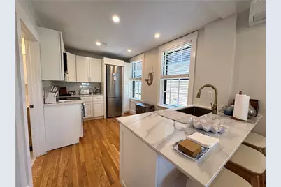 19 Walnut Street #4, Newport, RI 02840 - Photo 3