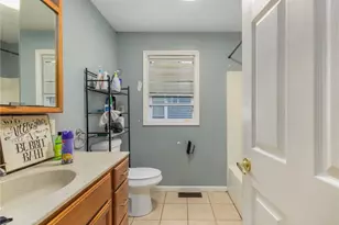 22 Aiken St, Pawtucket, RI 02861 - Photo 5