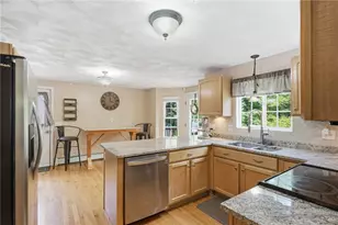 859 Knotty Oak Rd, Coventry, RI 02816 - Photo 5
