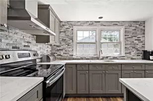80 Briggs Ln, Tiverton, RI 02878 - Photo 7