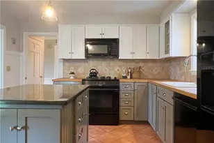 9 South Dr, Middletown, RI 02842 - Photo 11