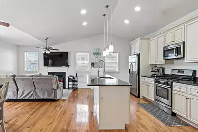 139 Danielle Drive, Woonsocket, RI 02895 - Photo 3