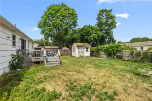 118 Foxcroft Ave, Warwick, RI 02889 - Photo 17