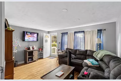 118 Foxcroft Avenue, Warwick, RI 02889 - Photo 3