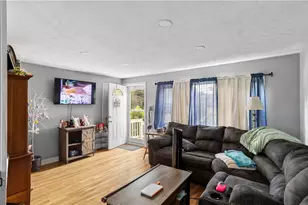 118 Foxcroft Ave, Warwick, RI 02889 - Photo 3