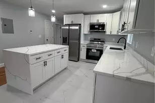 23 Concannon St, Providence, RI 02904 - Photo 5