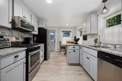 45 Gardiner Avenue, North Kingstown, RI 02852 - Photo 9
