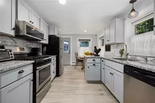 45 Gardiner Ave, North Kingstown, RI 02852 - Photo 9