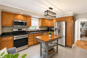 196 Fruit Hill Ave, North Providence, RI 02911 - Photo 7