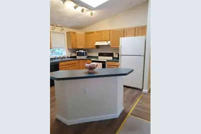 91 Oregon Avenue, Woonsocket, RI 02895 - Photo 5
