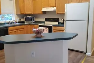 91 Oregon Ave, Woonsocket, RI 02895 - Photo 5