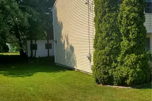 91 Oregon Ave, Woonsocket, RI 02895 - Photo 3