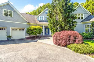 70 Lands End Dr, North Kingstown, RI 02852 - Photo 1