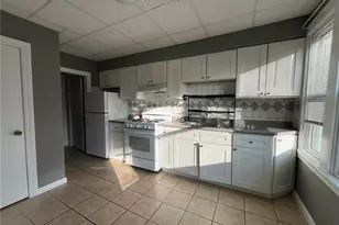 70 Oliver St, Bristol, RI 02809 - Photo 7