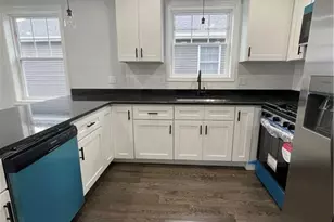 14 Sherwood St, Providence, RI 02908 - Photo 9