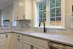 13 Arnold Ave, Jamestown, RI 02835 - Photo 7