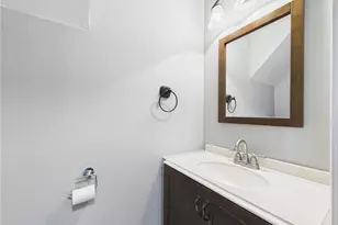 13 Clyde St, Providence, RI 02908 - Photo 17