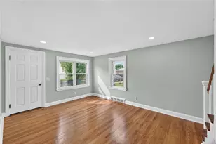 28 Hazard St, Pawtucket, RI 02860 - Photo 15
