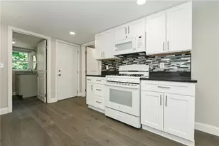 71 St Elizabeth St, Bristol, RI 02809 - Photo 3
