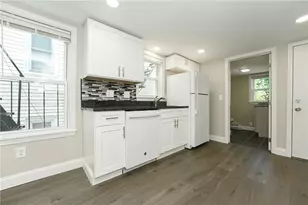 71 St Elizabeth St, Bristol, RI 02809 - Photo 5