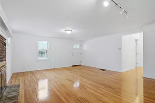 61 W Warwick Ave, West Warwick, RI 02893 - Photo 3