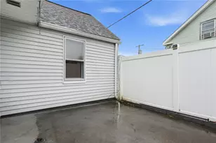 61 W Warwick Ave, West Warwick, RI 02893 - Photo 11
