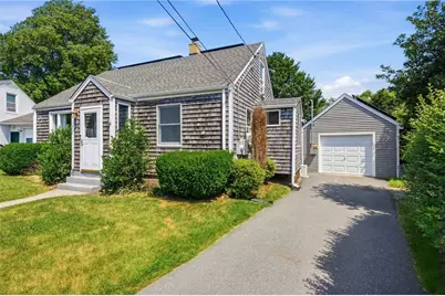 25 King Road, Middletown, RI 02842 - Photo 1