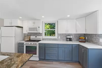 3672 S County Trail, Richmond, RI 02892 - Photo 5