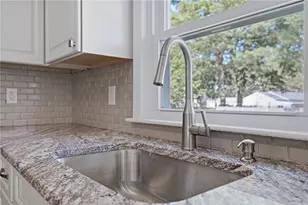 132 Potowomut Rd, Warwick, RI 02818 - Photo 3