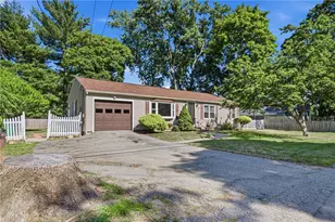132 Potowomut Rd, Warwick, RI 02818 - Photo 33