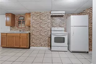 132 Potowomut Rd, Warwick, RI 02818 - Photo 15