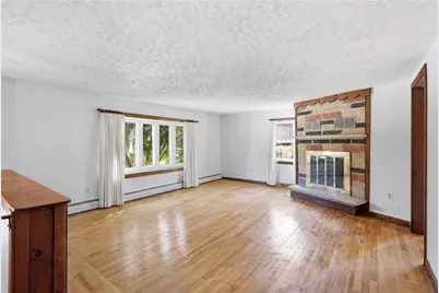 18 Continental Drive, Middletown, RI 02842 - Photo 7
