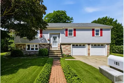 18 Continental Drive, Middletown, RI 02842 - Photo 1