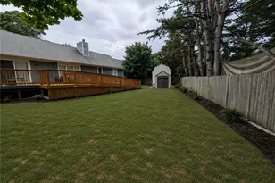 3 Meadow Cir, Barrington, RI 02806 - Photo 3
